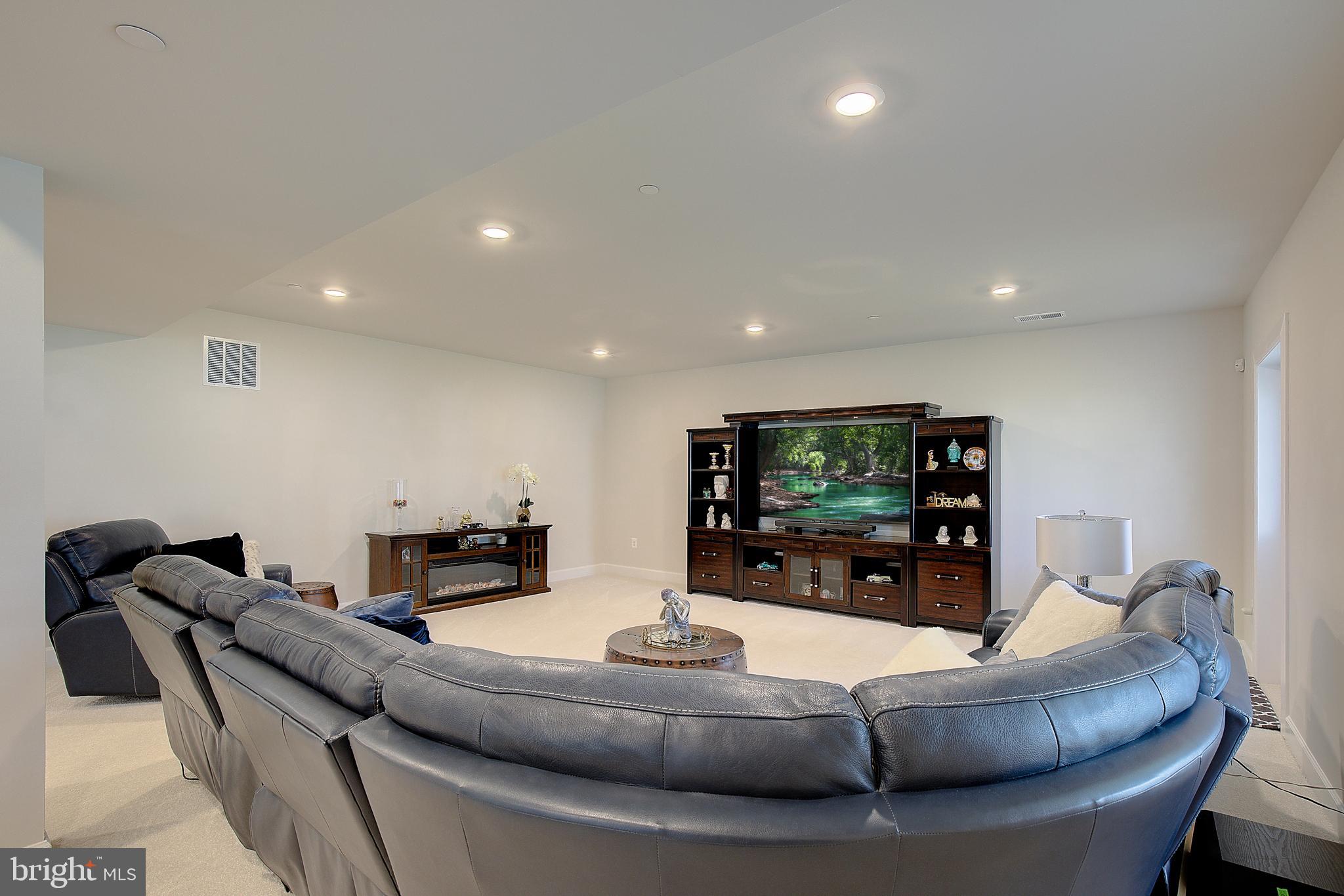 TWO RIVERS - Residential