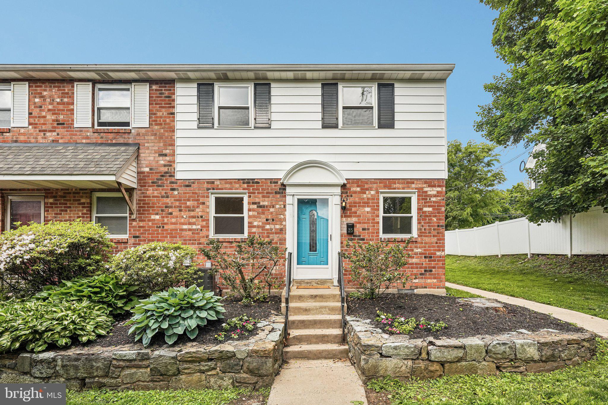 COLONIAL MEWS - Residential