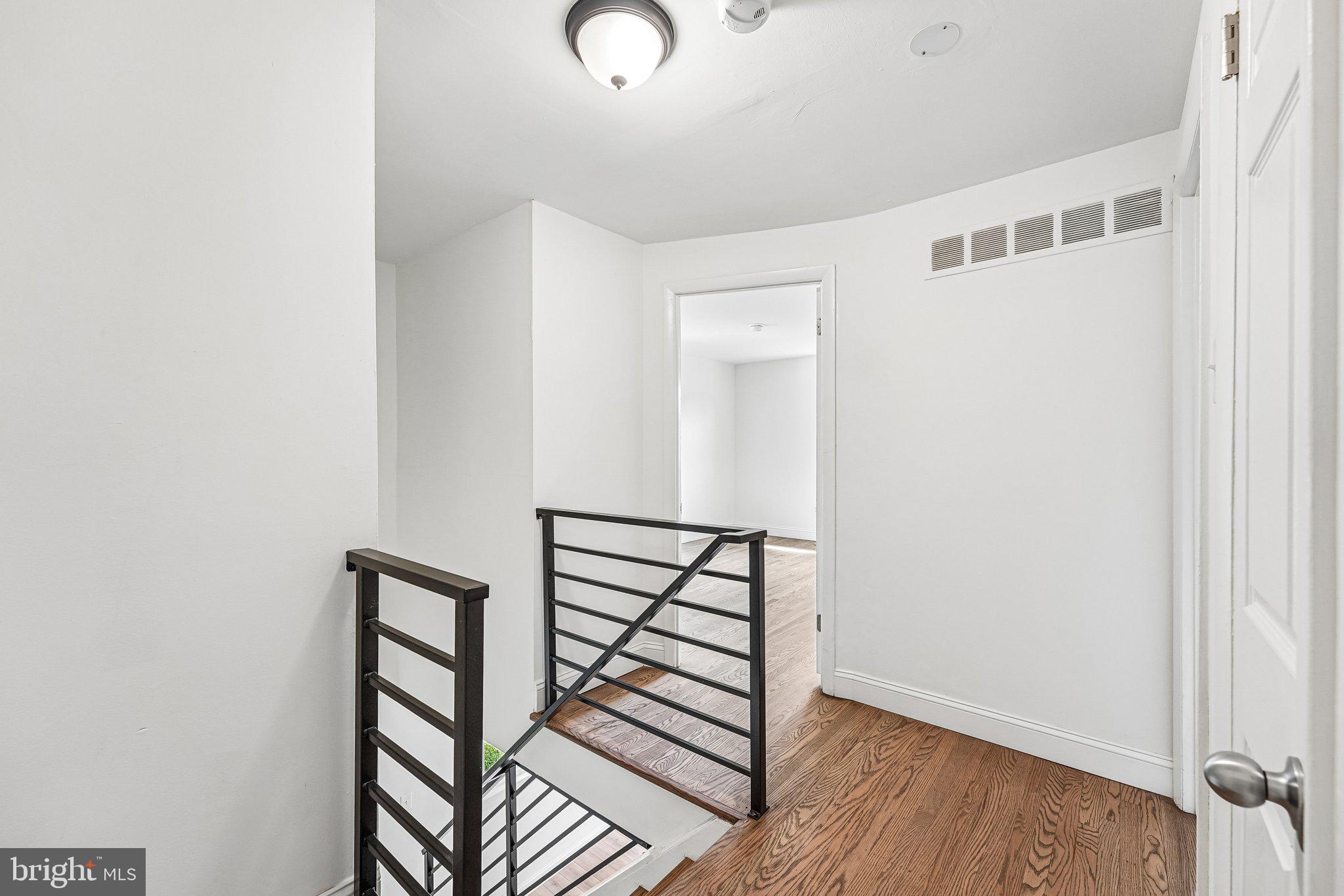 COLONIAL MEWS - Residential