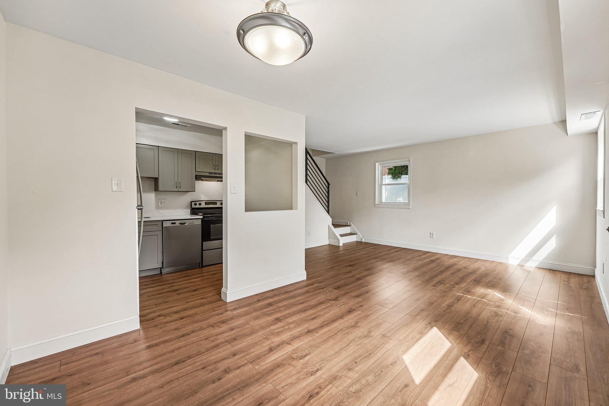COLONIAL MEWS - Residential