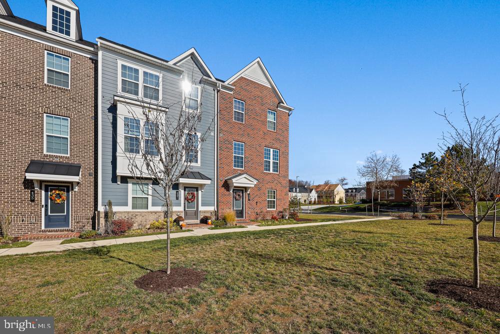 GREENLEIGH AT CROSSROADS - Residential Lease