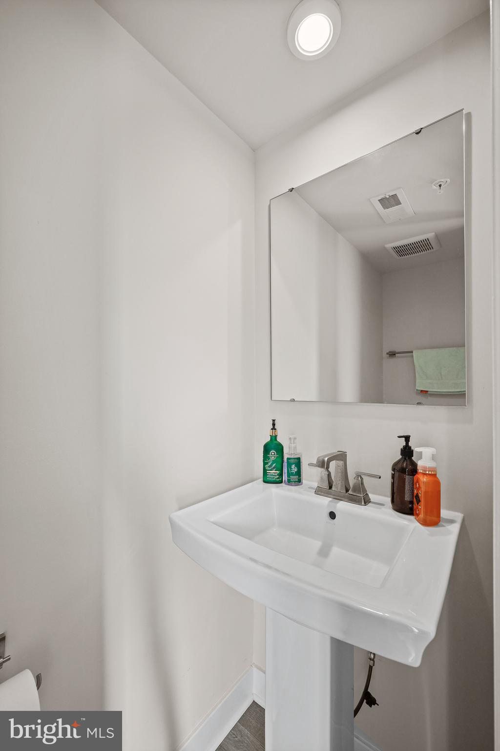 GREENLEIGH AT CROSSROADS - Residential Lease