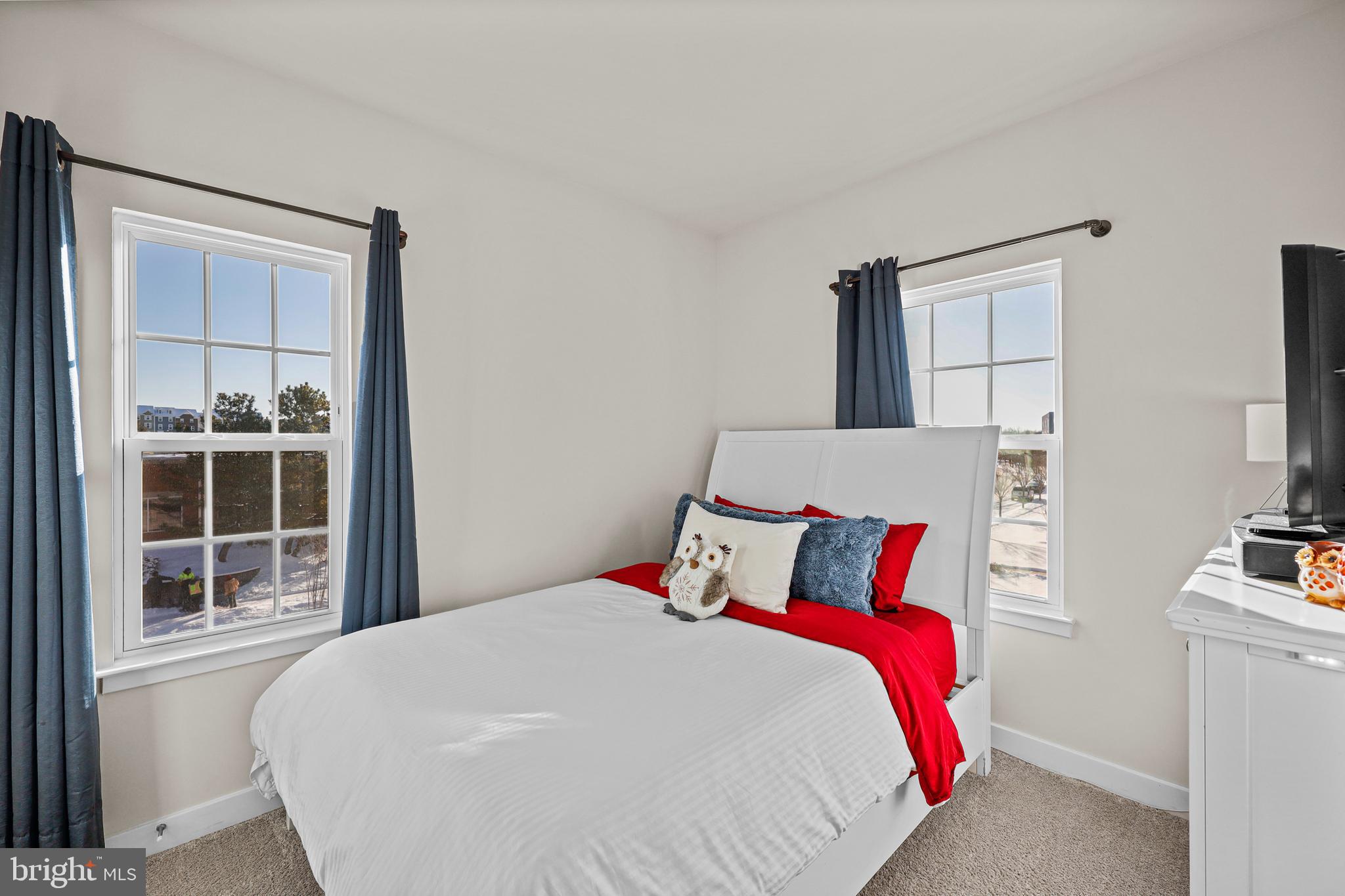 GREENLEIGH AT CROSSROADS - Residential Lease