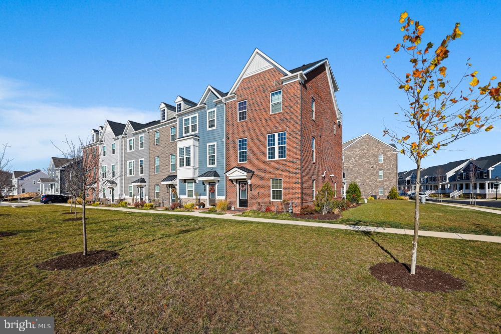 GREENLEIGH AT CROSSROADS - Residential Lease