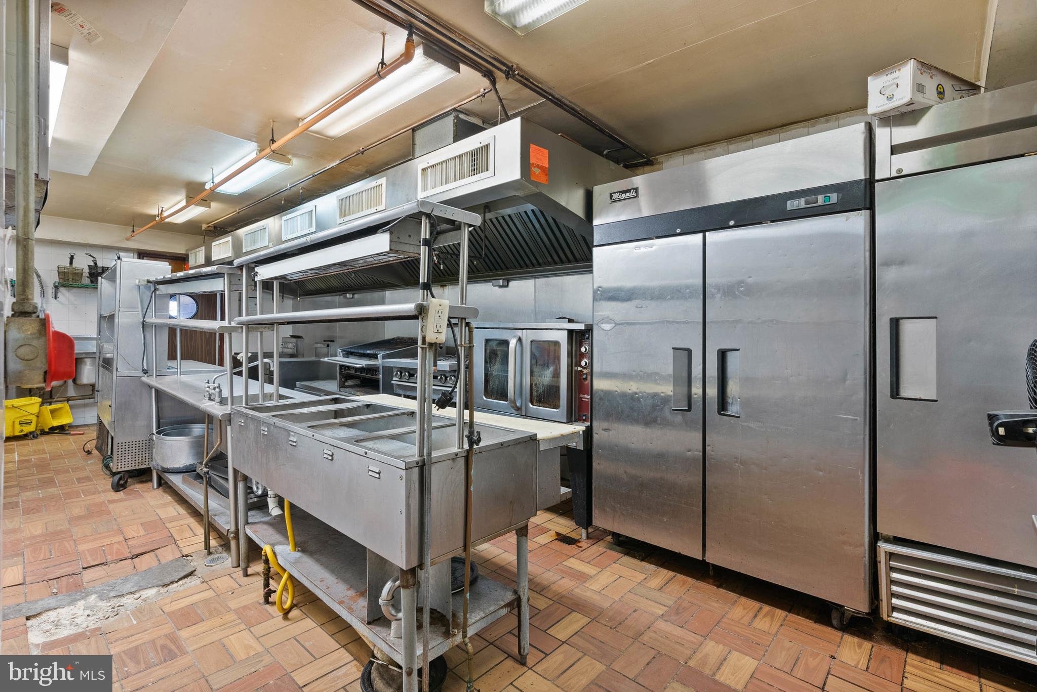 BELLA VISTA - Commercial Sale