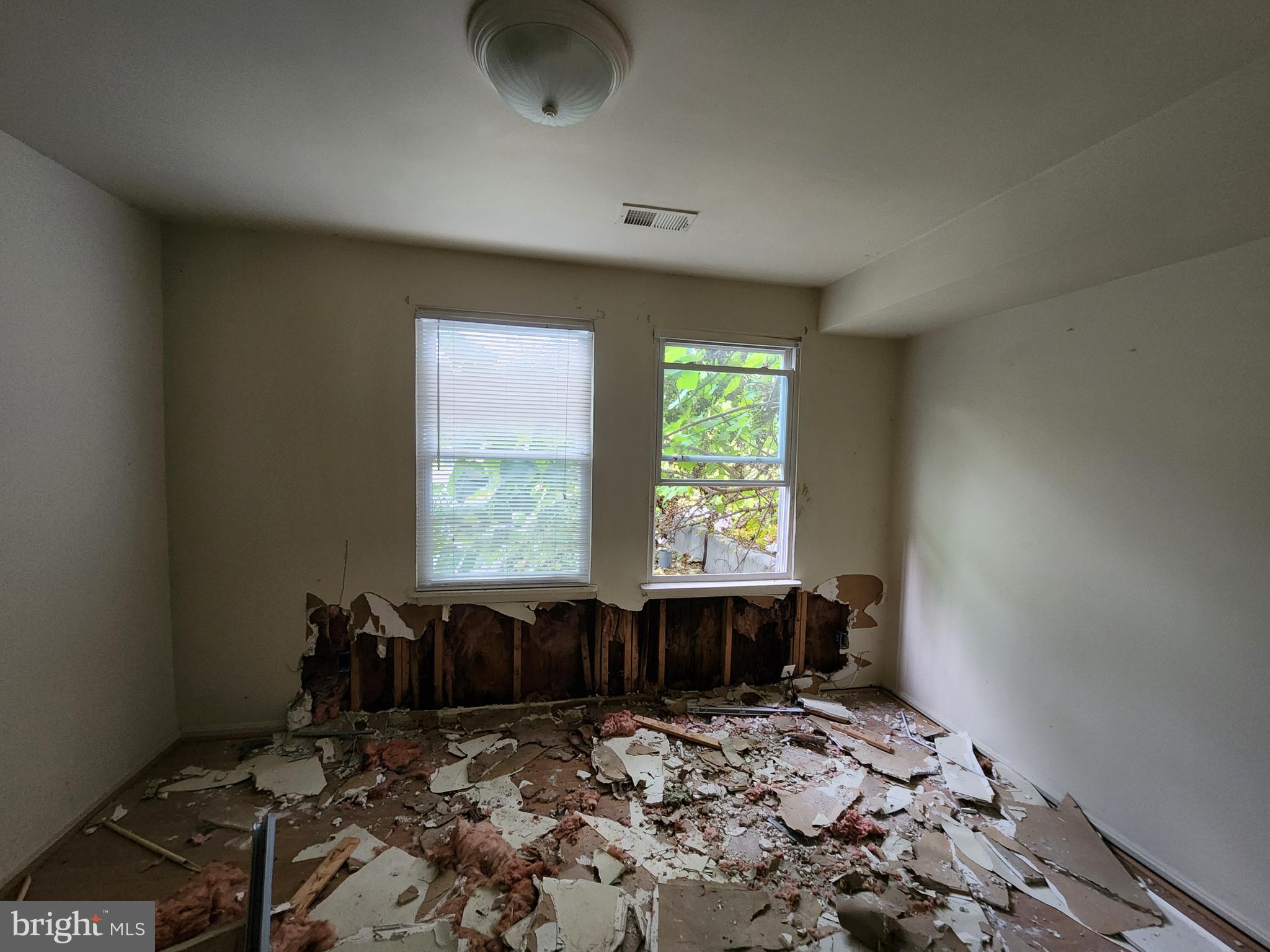 SANDTOWN-WINCHESTER - Residential