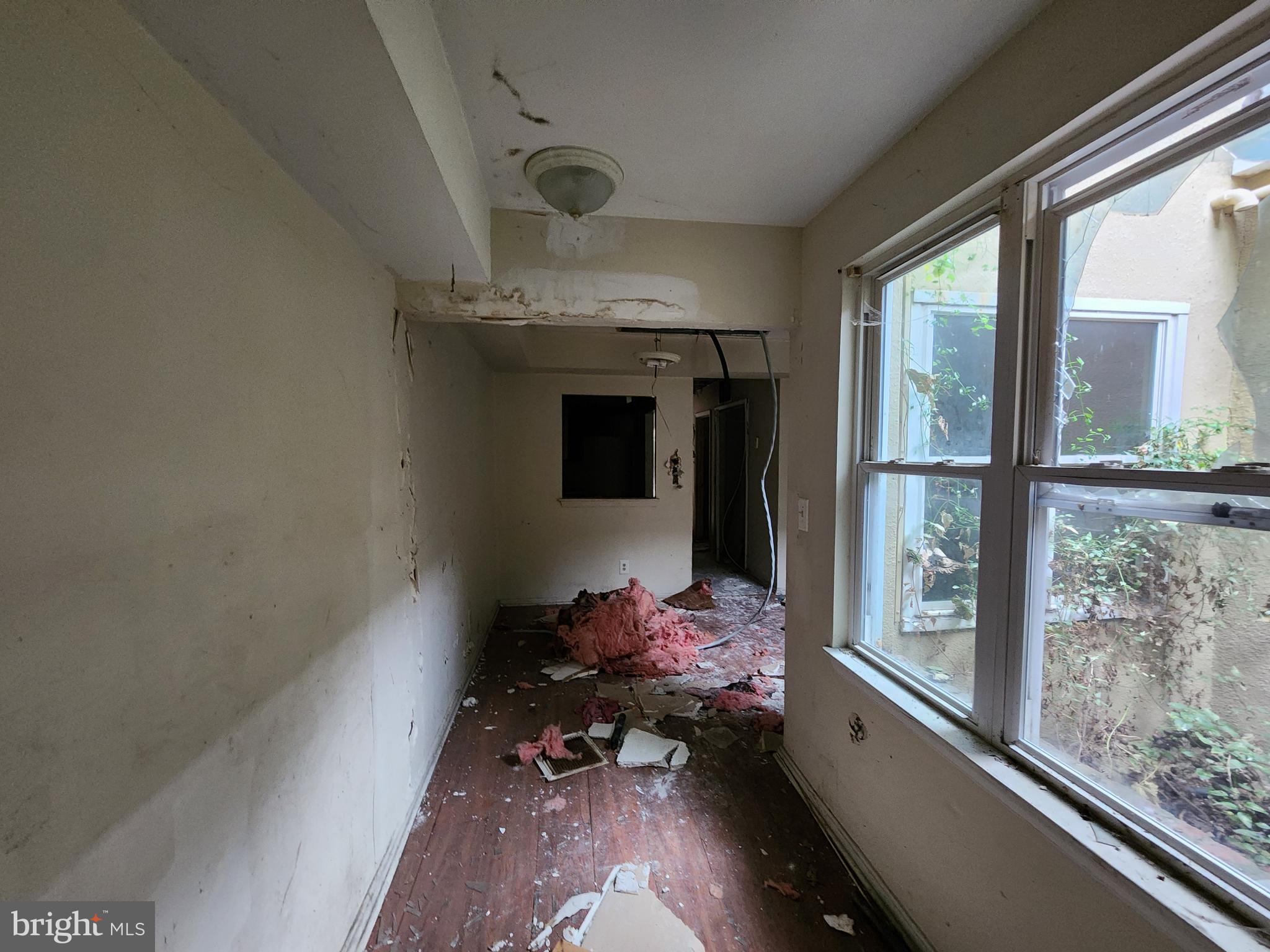 SANDTOWN-WINCHESTER - Residential