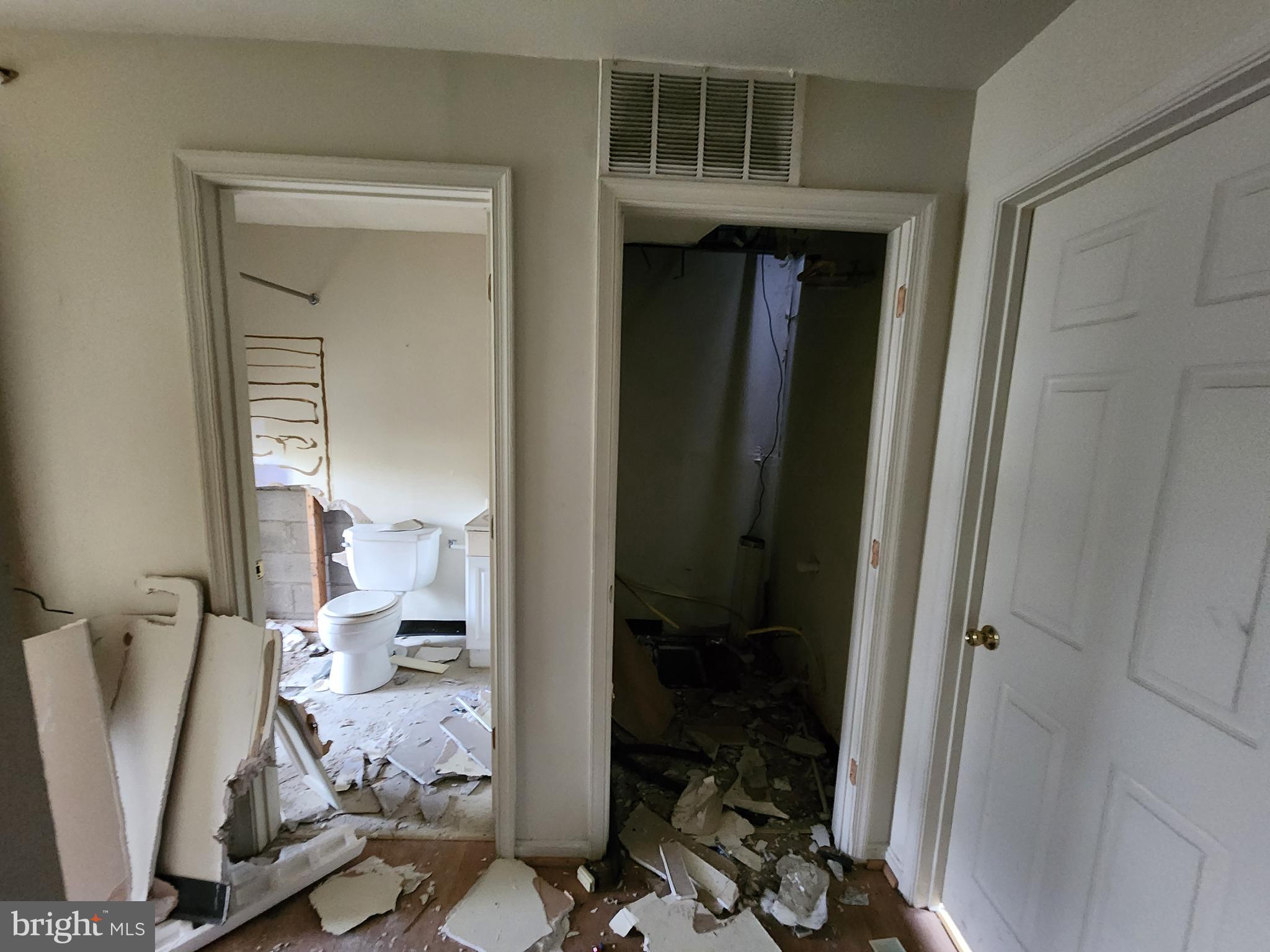 SANDTOWN-WINCHESTER - Residential