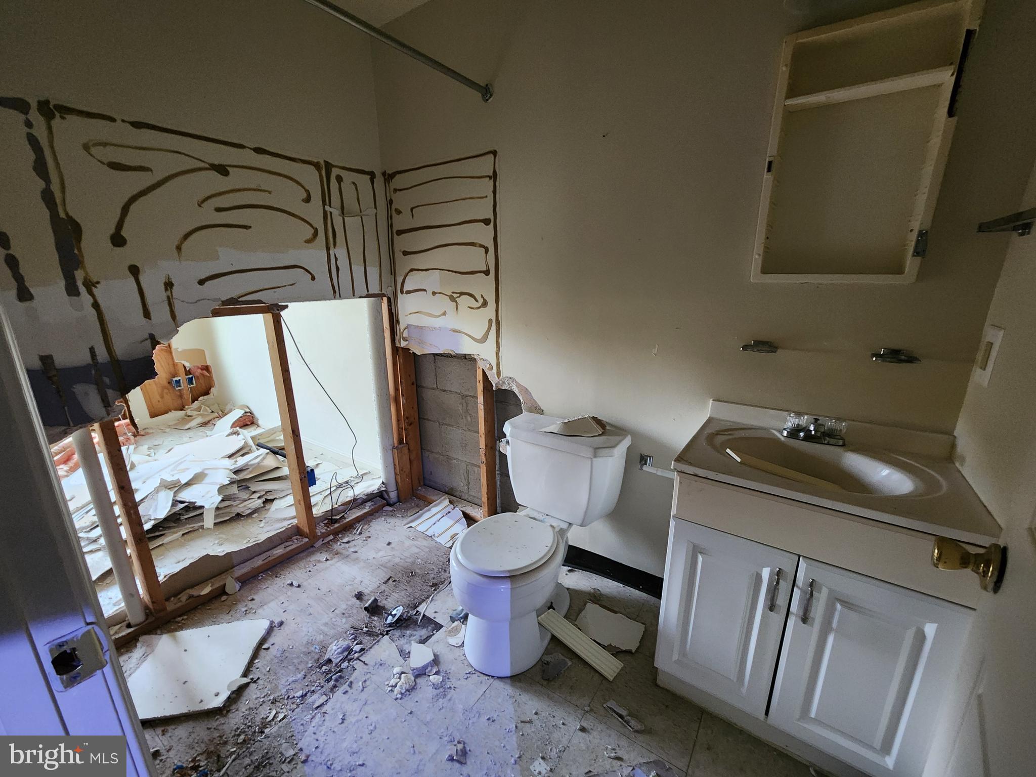 SANDTOWN-WINCHESTER - Residential