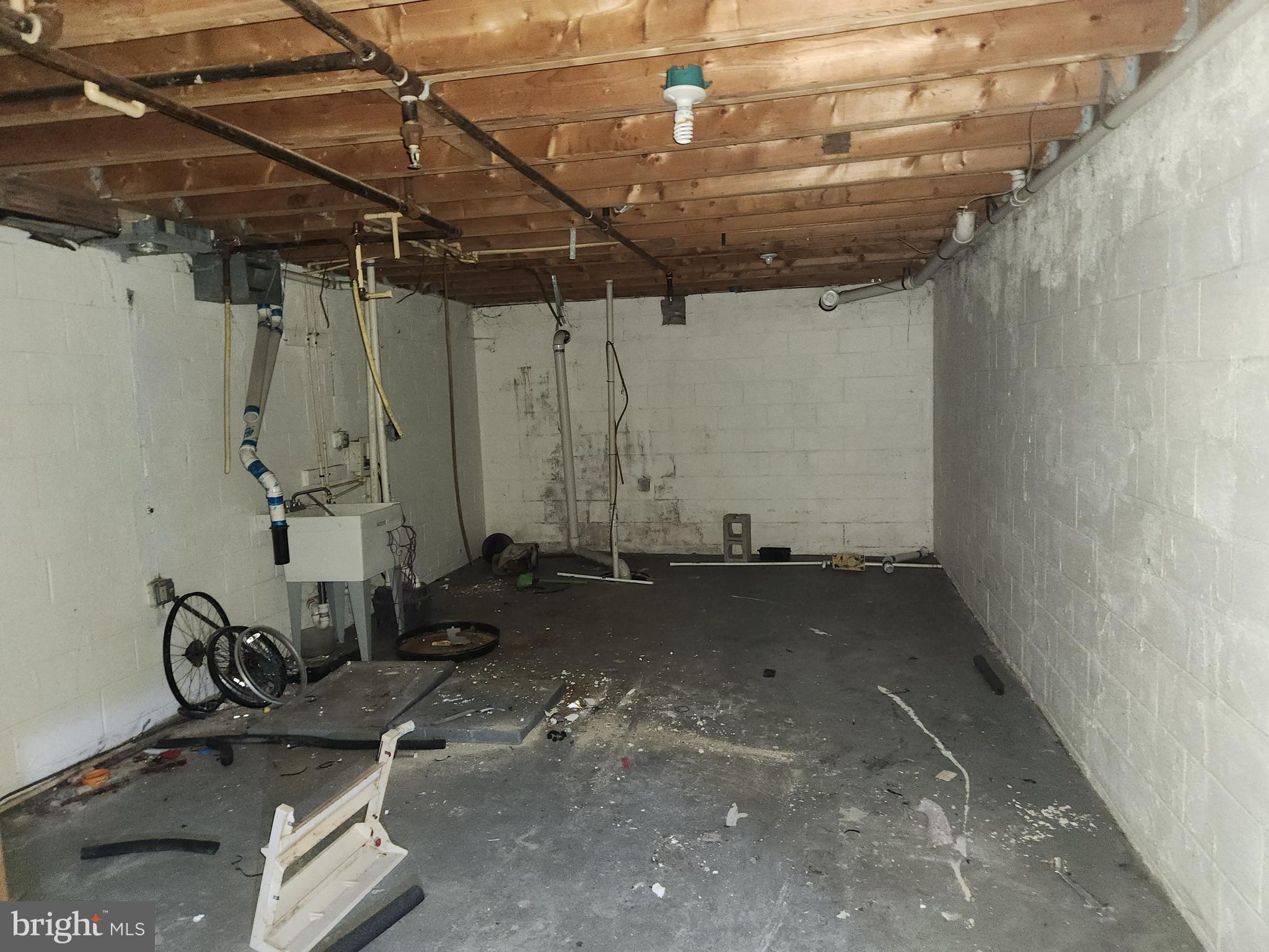 SANDTOWN-WINCHESTER - Residential