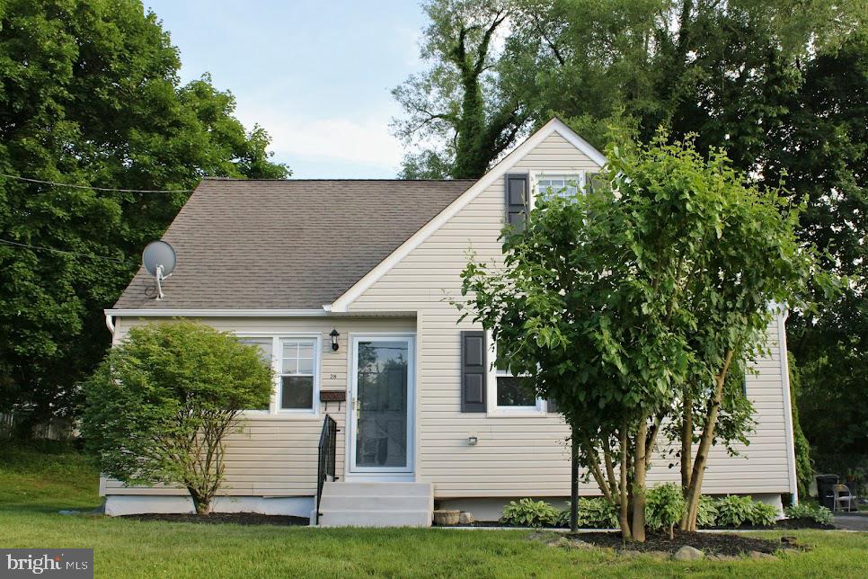 Photo 1 of 27 — 28 RIDGLEY STREET, MOUNT HOLLY, NJ 08060