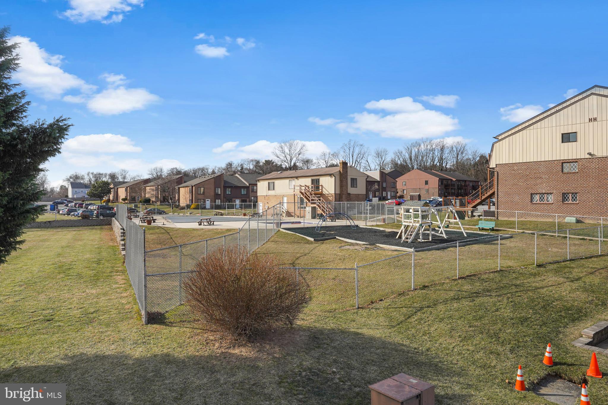 HILLTOP - Residential