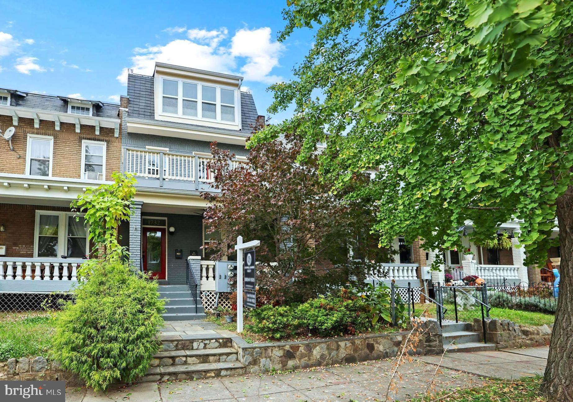 1732 BAY STREET SE 1