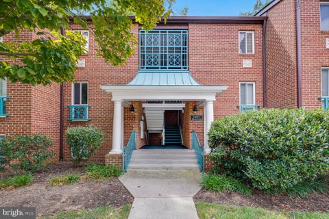 Photo of 11807 Breton Court #22D, RESTON, VA 20191 (MLS # VAFX2331958)
