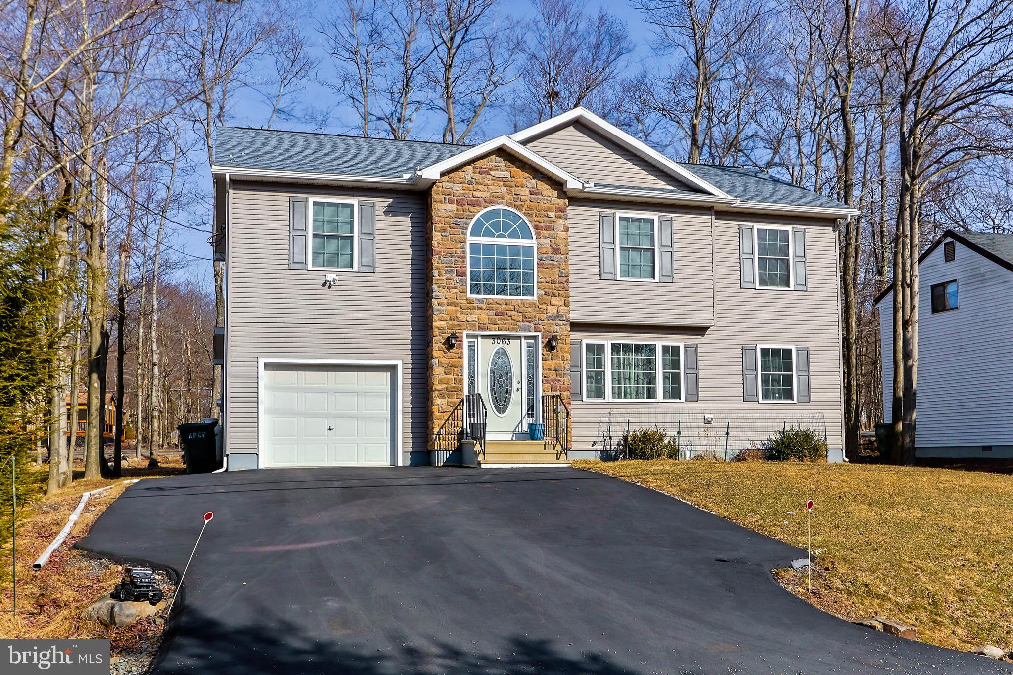 POCONO COUNTRY PLACE - Residential