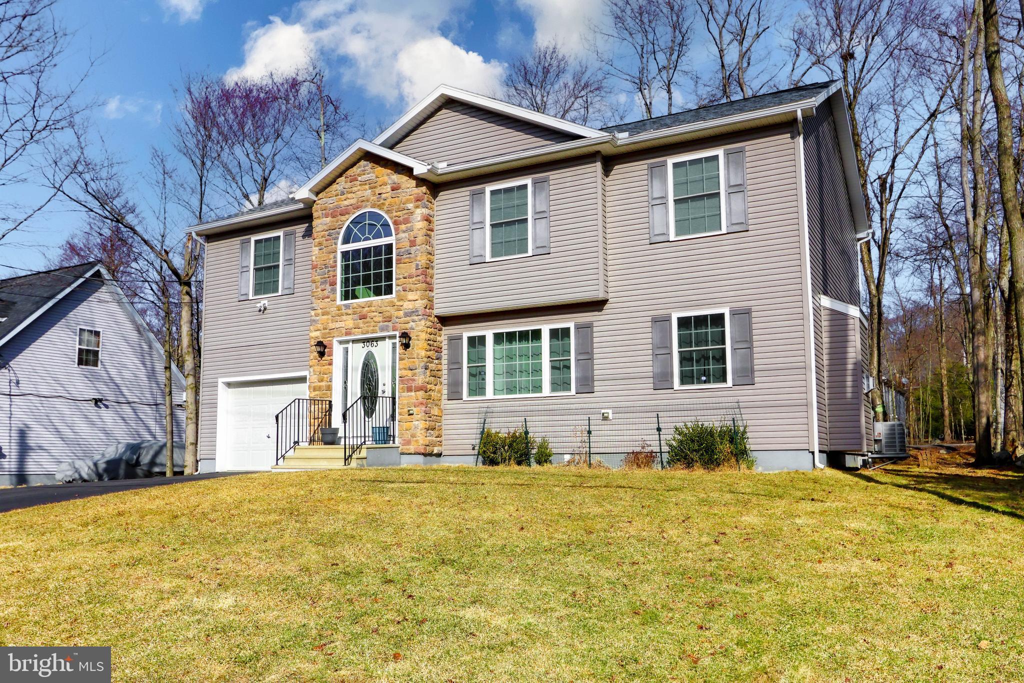 POCONO COUNTRY PLACE - Residential