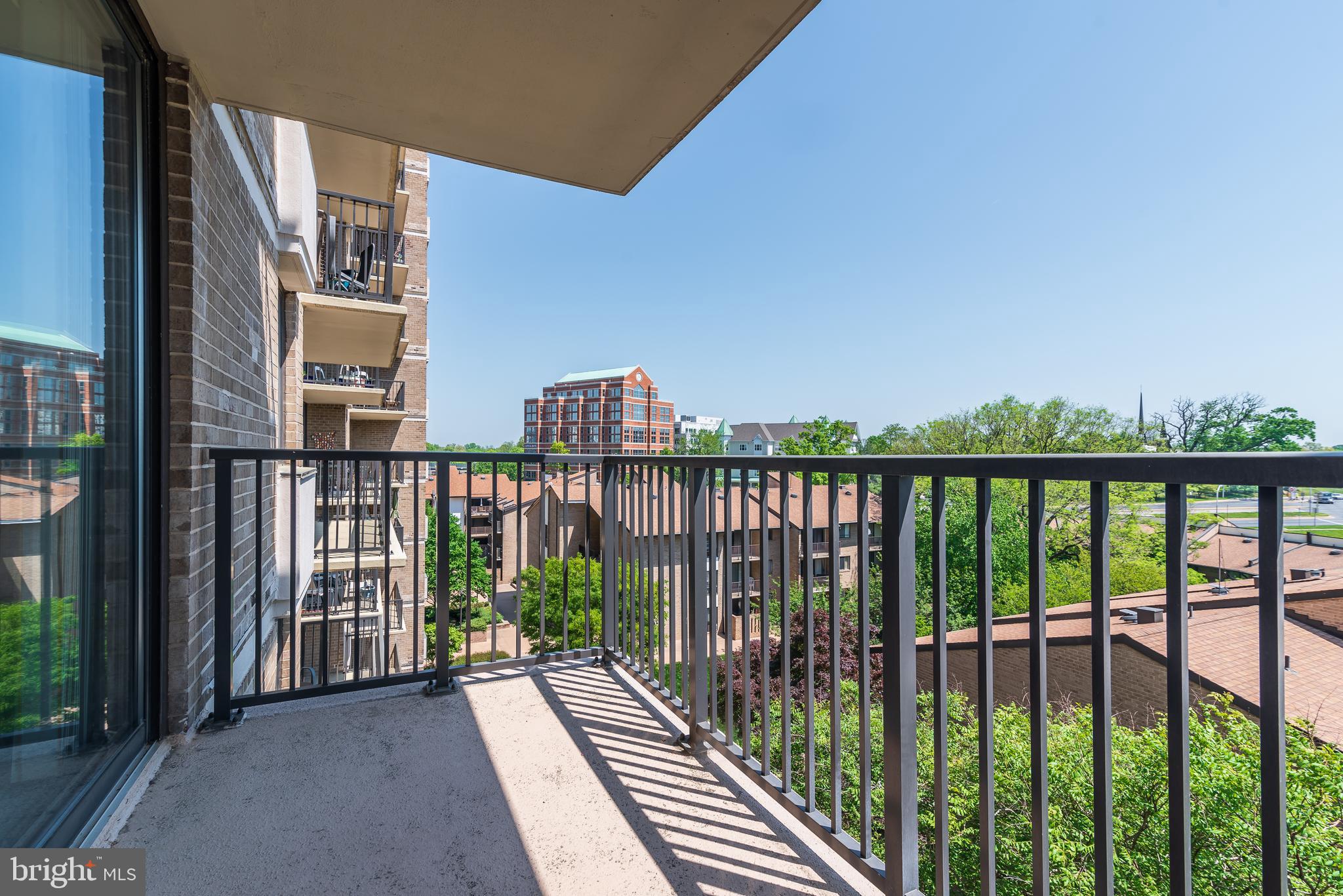 AMERICANA CENTRE - Residential