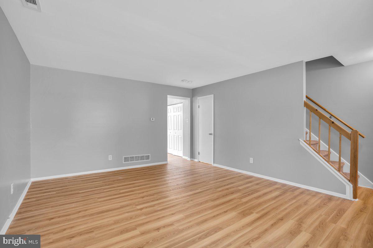 33 LIBRA LANE