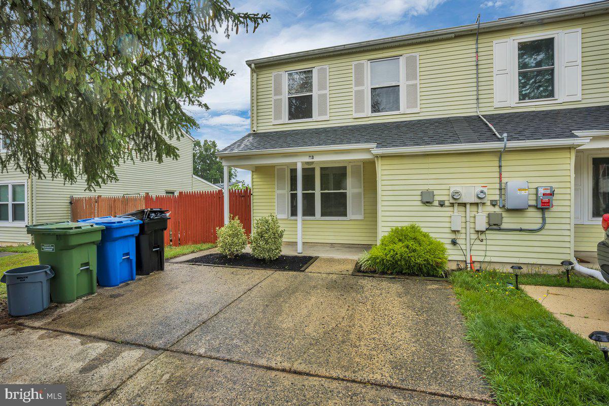 33 LIBRA LANE