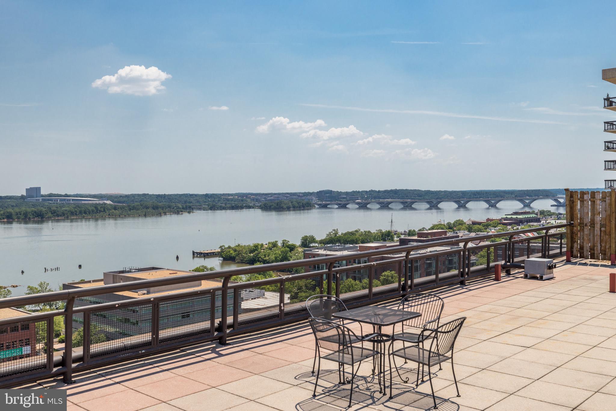 PORT ROYAL CONDOMINIUM - Residential