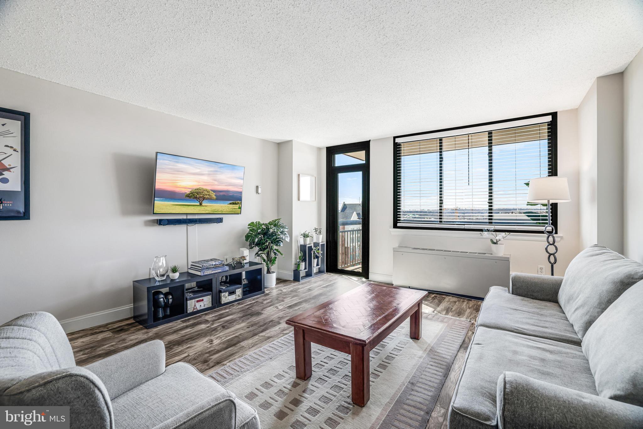 PORT ROYAL CONDOMINIUM - Residential