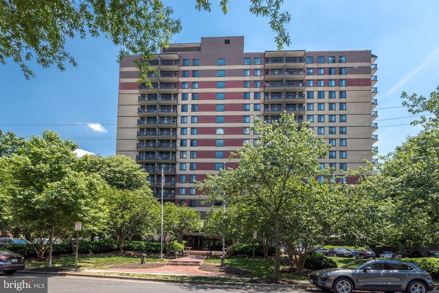 OPEN HOUSE on Thursday  4 -7 p.m.. on March 20;  Saturday  1:30-3:30  p.m. March 22 ; and  Sunday 2-5 p.m..  March 23.

  Welcome to this beautifully move-in-ready condo, where you can experience the charm of Old Town Alexandria! This property features a bright, open living and dining area that leads to a private balcony. The newly renovated kitchen is equipped with quartz countertops, a gas range, and stainless steel appliances.
The condominium fee covers all utilities, including gas, electricity, water, and trash removal. Port Royal is a secure building that provides front desk concierge services. Residents can enjoy the rooftop deck, which provides stunning panoramic views of Washington, D.C., the Potomac River, and Old Town, complete with lounge chairs, tables, and facilities for outdoor barbecuing. Additionally, there are newly established laundry centers on each floor.

This residence is conveniently located just one block from the Potomac River and less than a mile from King Street and the vibrant Old Town neighborhood. The area is known for its charming shops, restaurants, and waterfront parks, all just a short stroll away, making it easy to immerse yourself in the rich history and culture of Alexandria.

The property is close to a bus stop, bike path, Harris Teeter, Trader Joe’s, ABC store, and many other shops—all just minutes from your front door. It also offers easy access to George Washington Parkway trails and is close to Washington, D.C., the Pentagon, Ronald Reagan Washington National Airport, and the Braddock Road Metro station, as well as Amazon's headquarters.