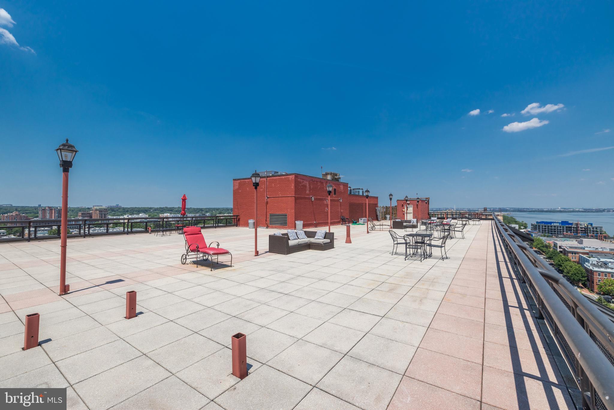 PORT ROYAL CONDOMINIUM - Residential