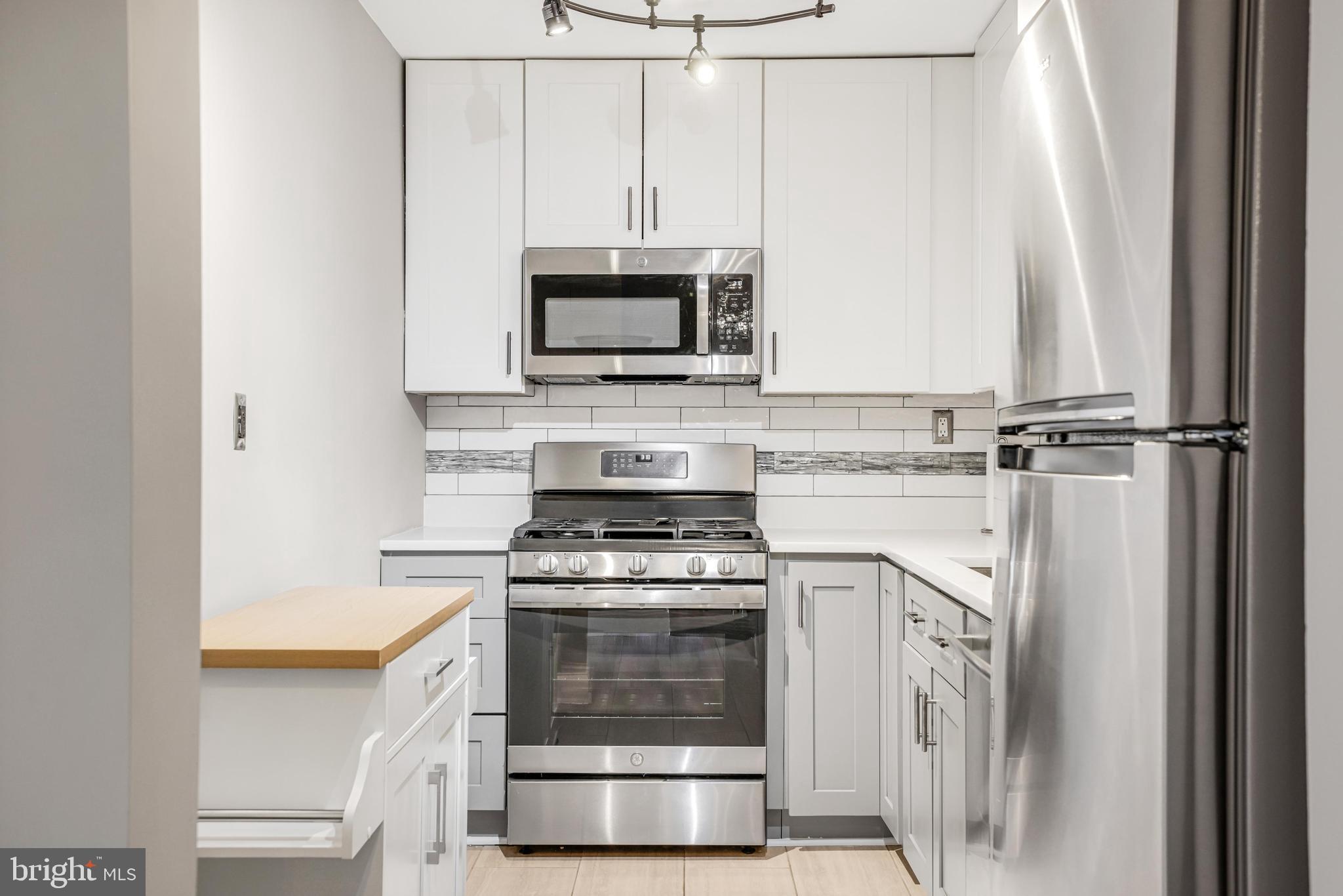 PORT ROYAL CONDOMINIUM - Residential