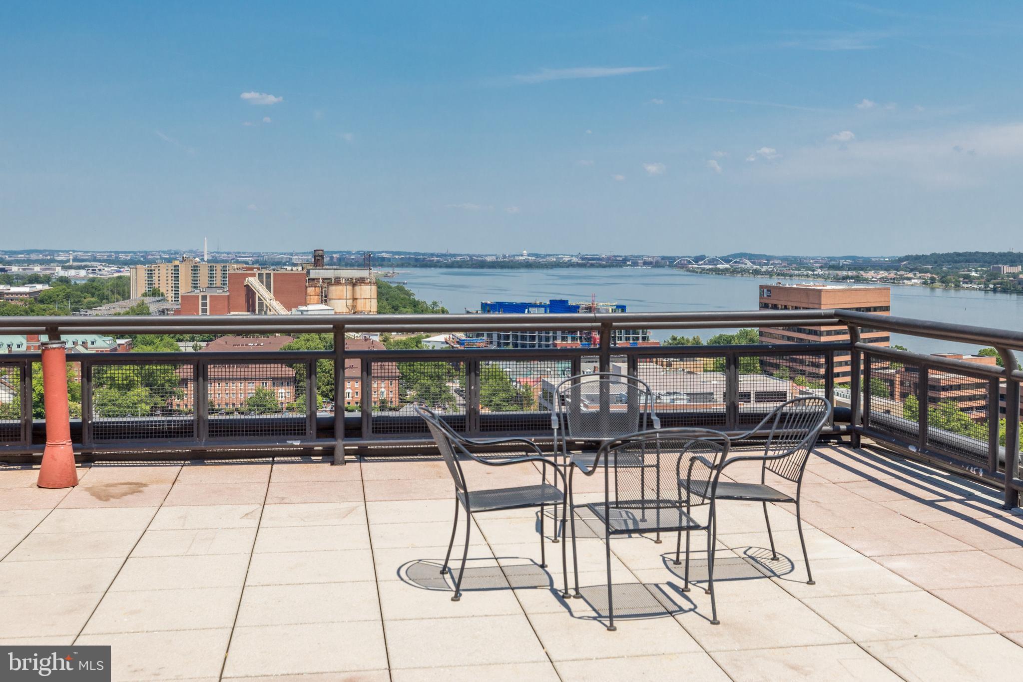 PORT ROYAL CONDOMINIUM - Residential