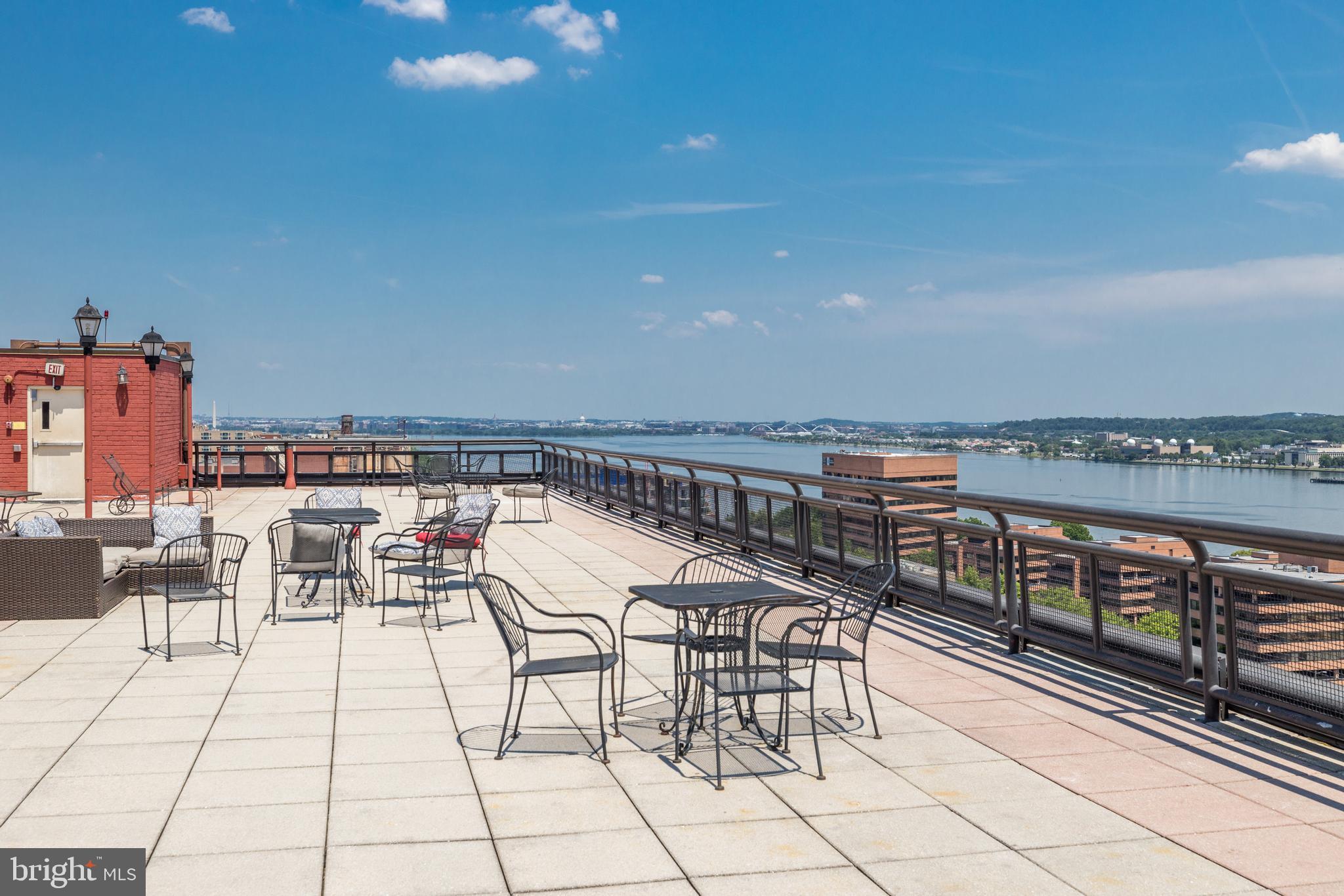 PORT ROYAL CONDOMINIUM - Residential