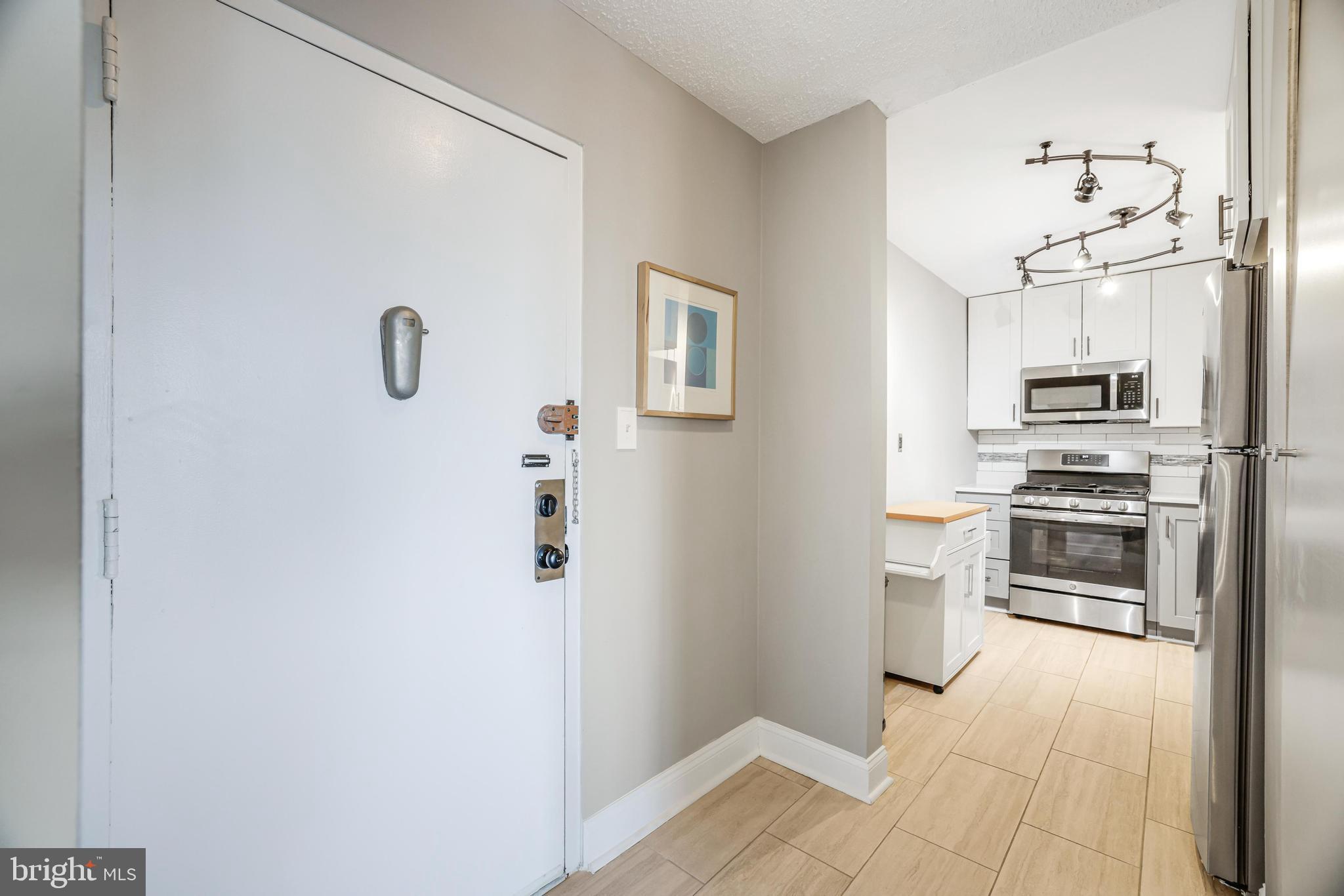 PORT ROYAL CONDOMINIUM - Residential