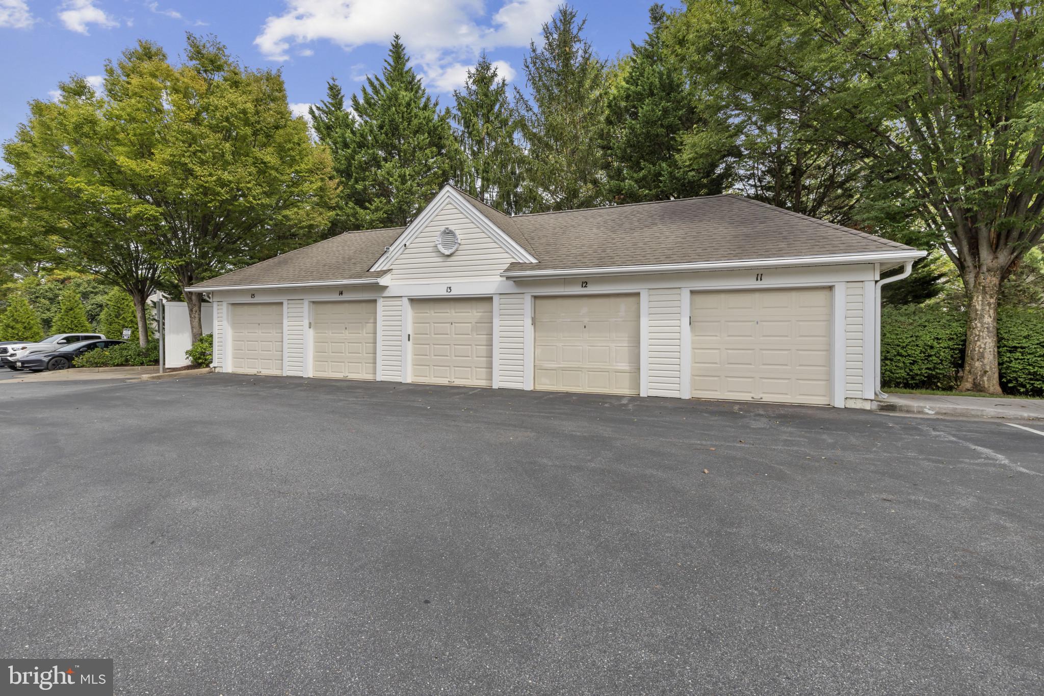 BRISTOL GREEN - Residential