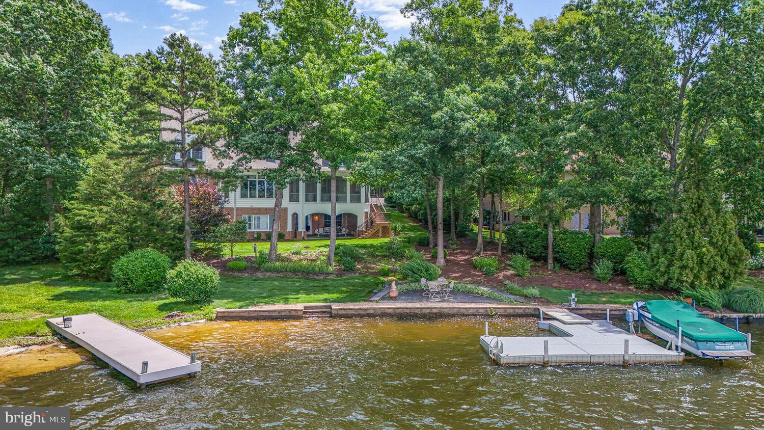 11203 FIELD CIRCLE