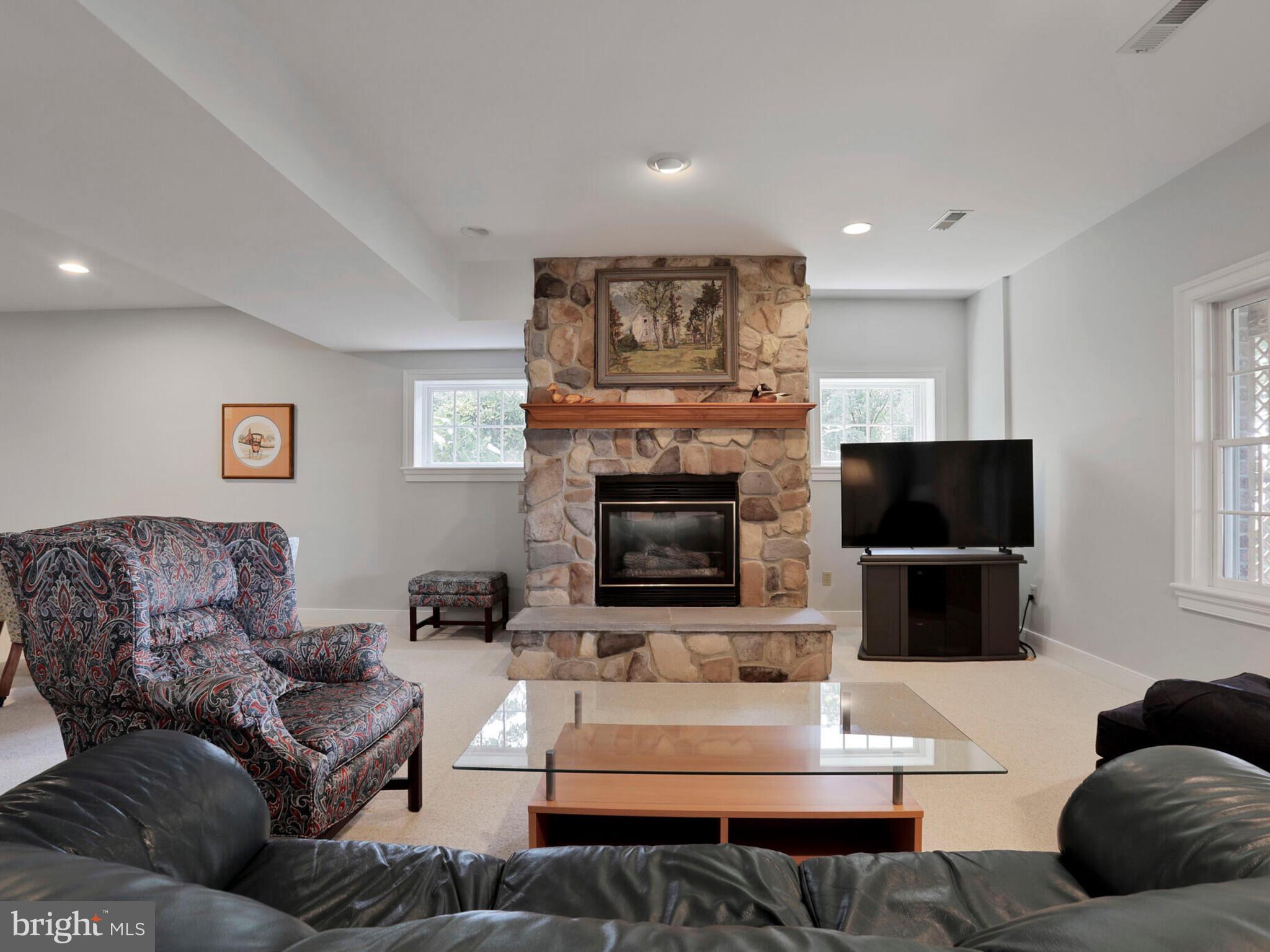 FAWN LAKE - Residential