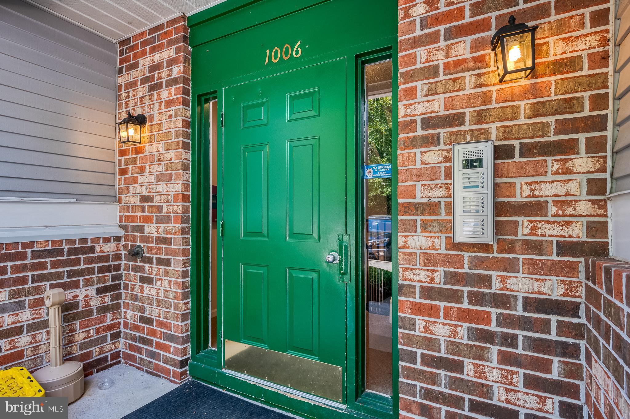 BRENTWOOD CONDO - Residential