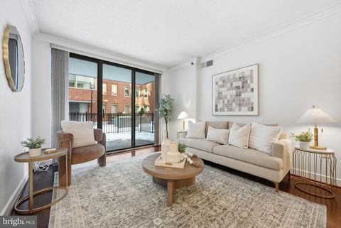 Condo For Sale - 1050 N Taylor Street #105<br/> ARLINGTON, VA 22201