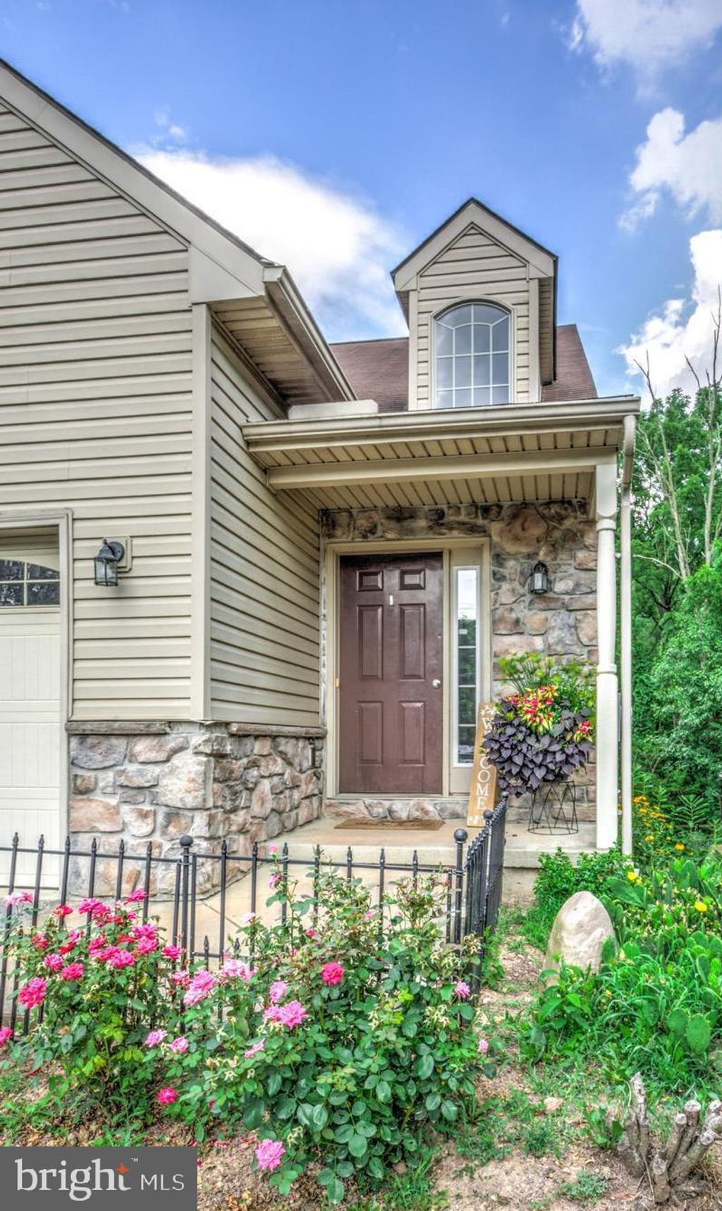 Photo of 948 W Bainbridge Street, Elizabethtown, PA 17022 (MLS # PALA2053782)