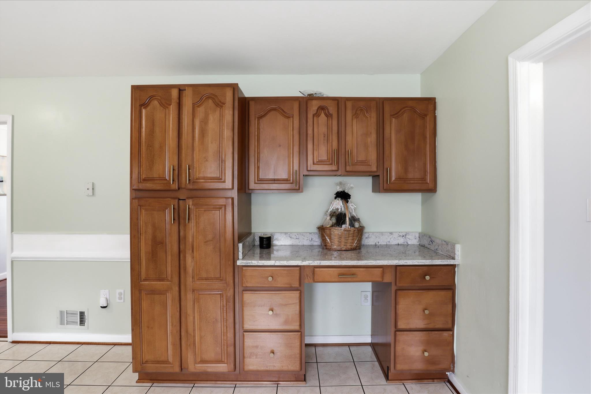 CRESTBROOK - Residential