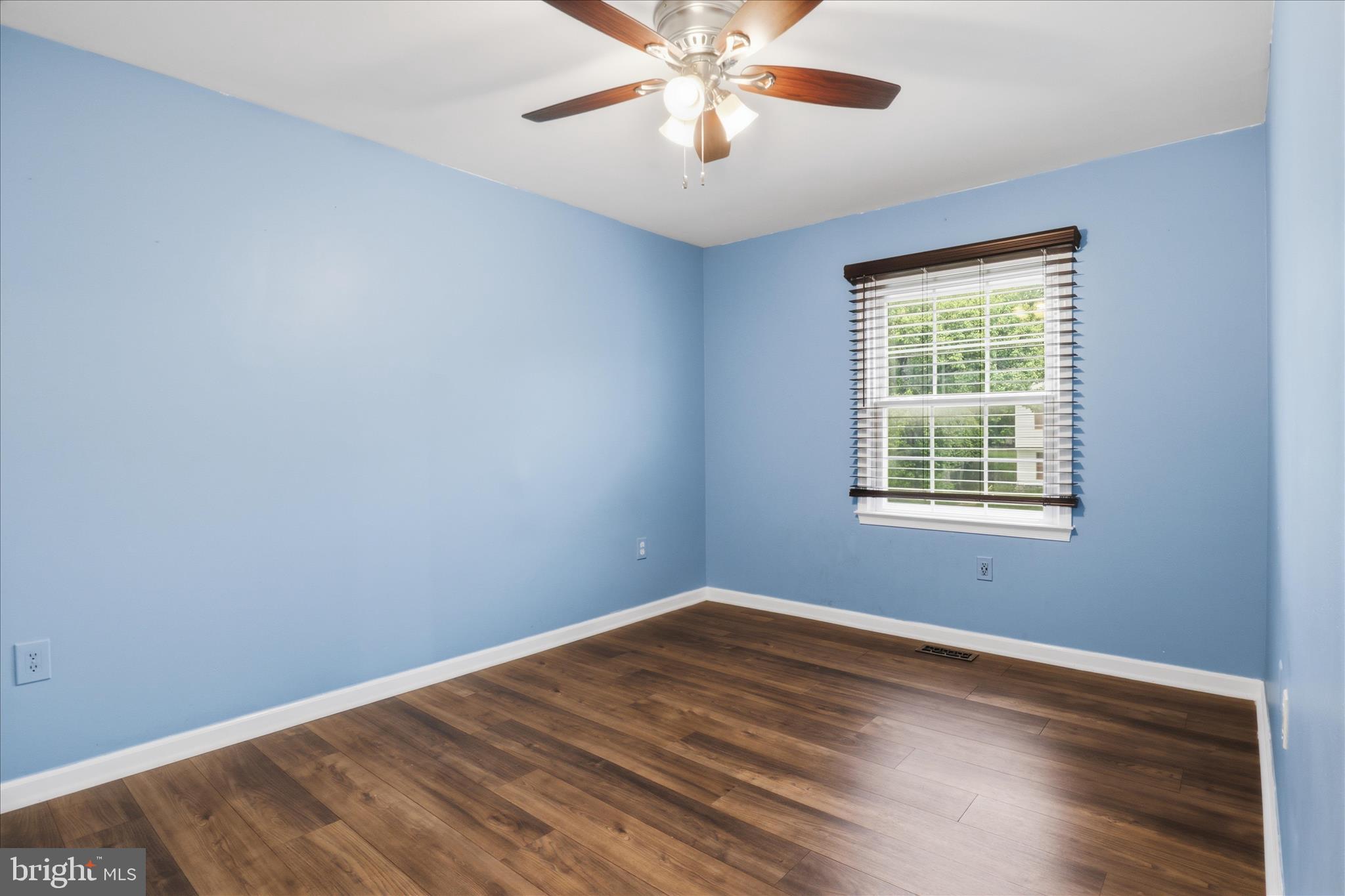 CRESTBROOK - Residential