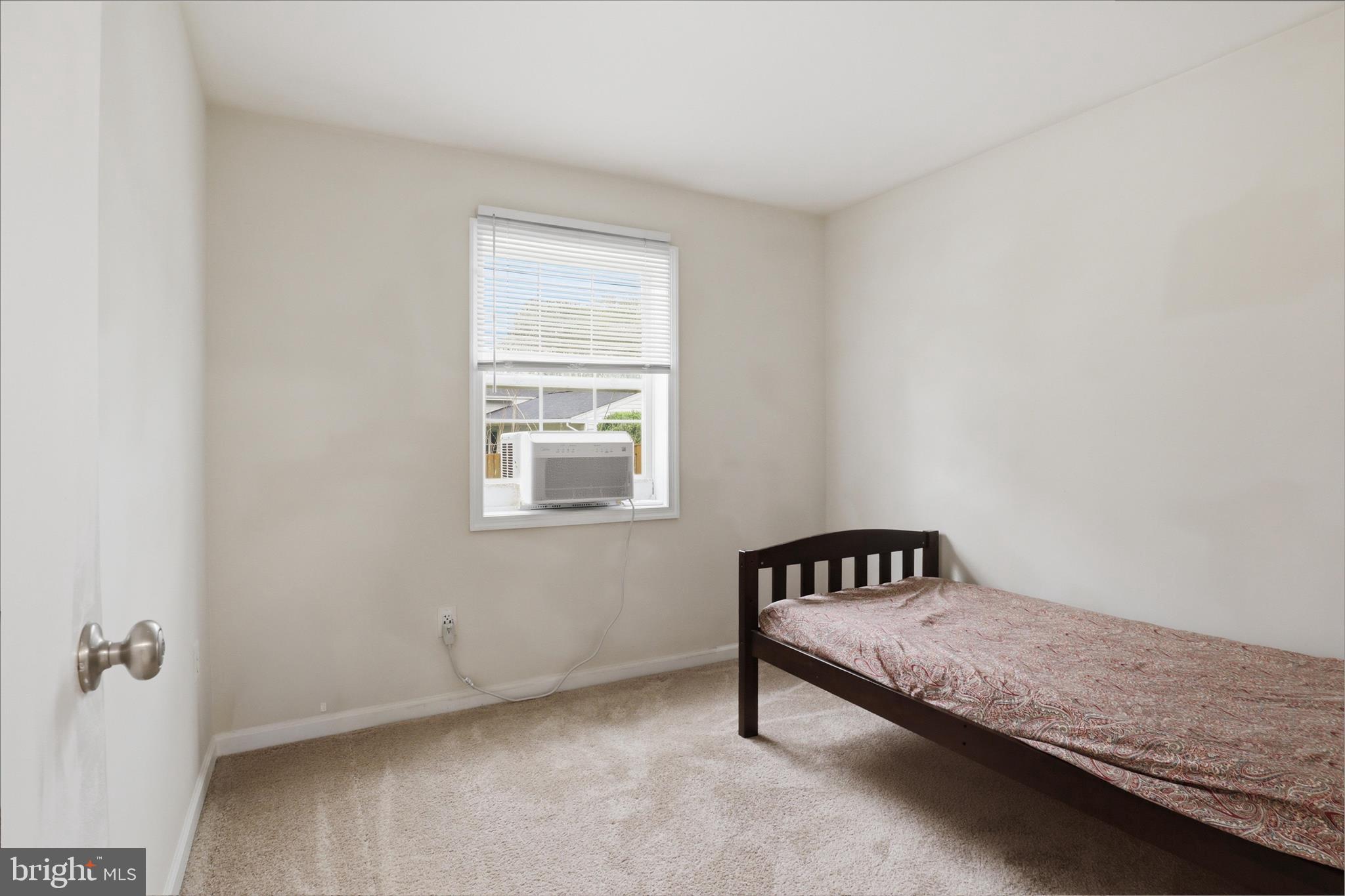 CRESTBROOK - Residential