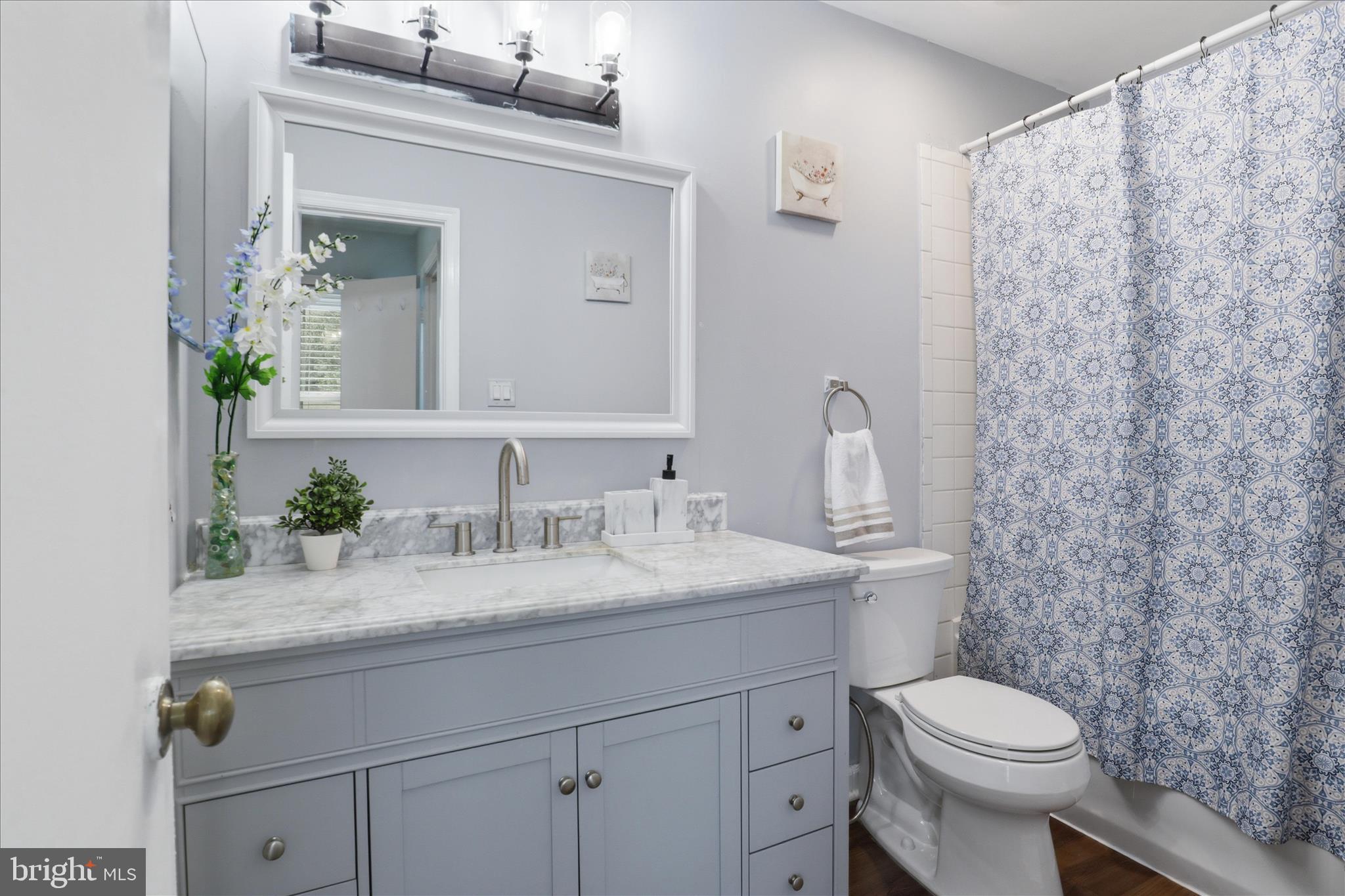 CRESTBROOK - Residential
