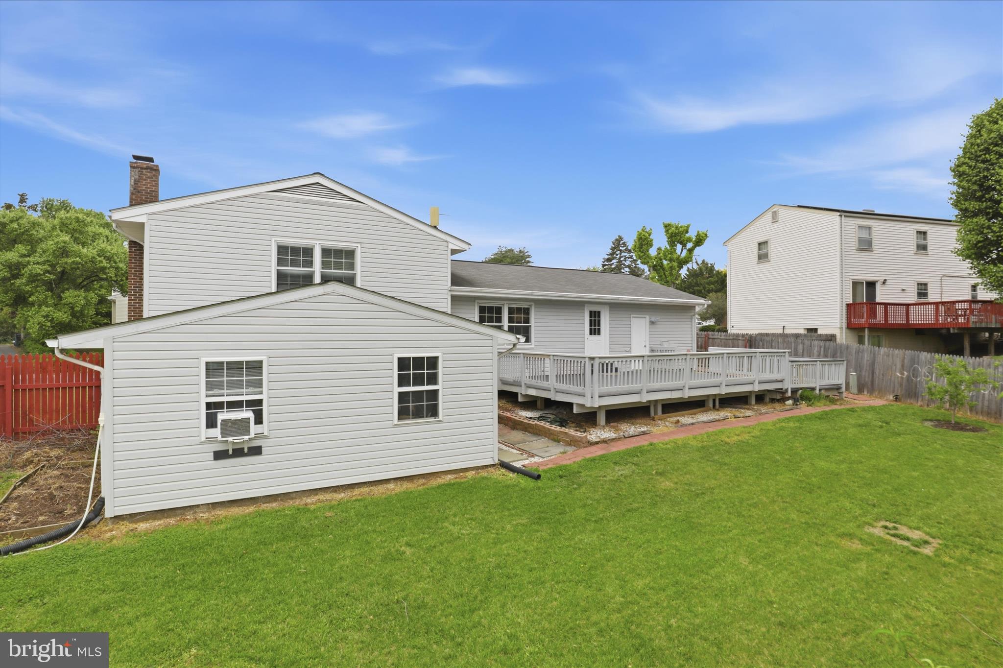 CRESTBROOK - Residential