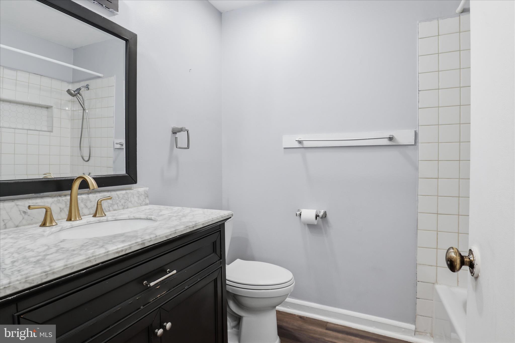 CRESTBROOK - Residential