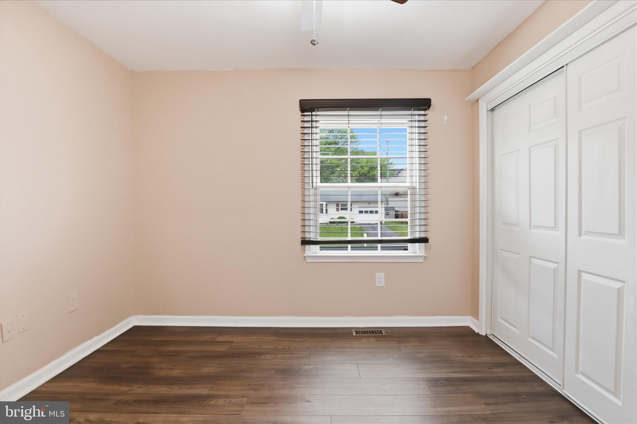 CRESTBROOK - Residential