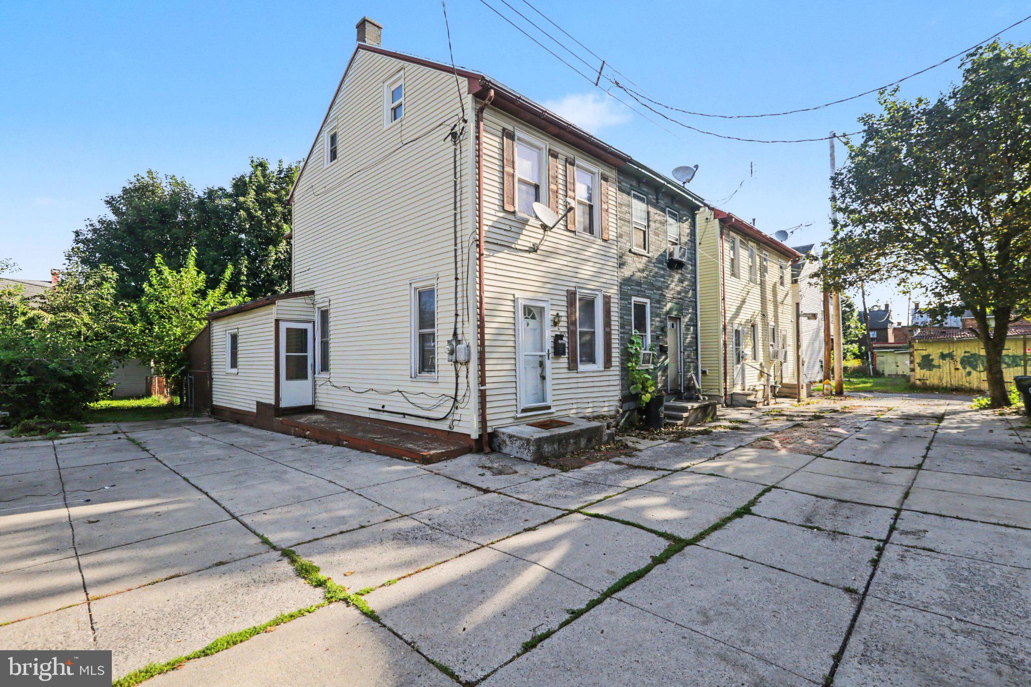 1019 ORCHARD AVENUE