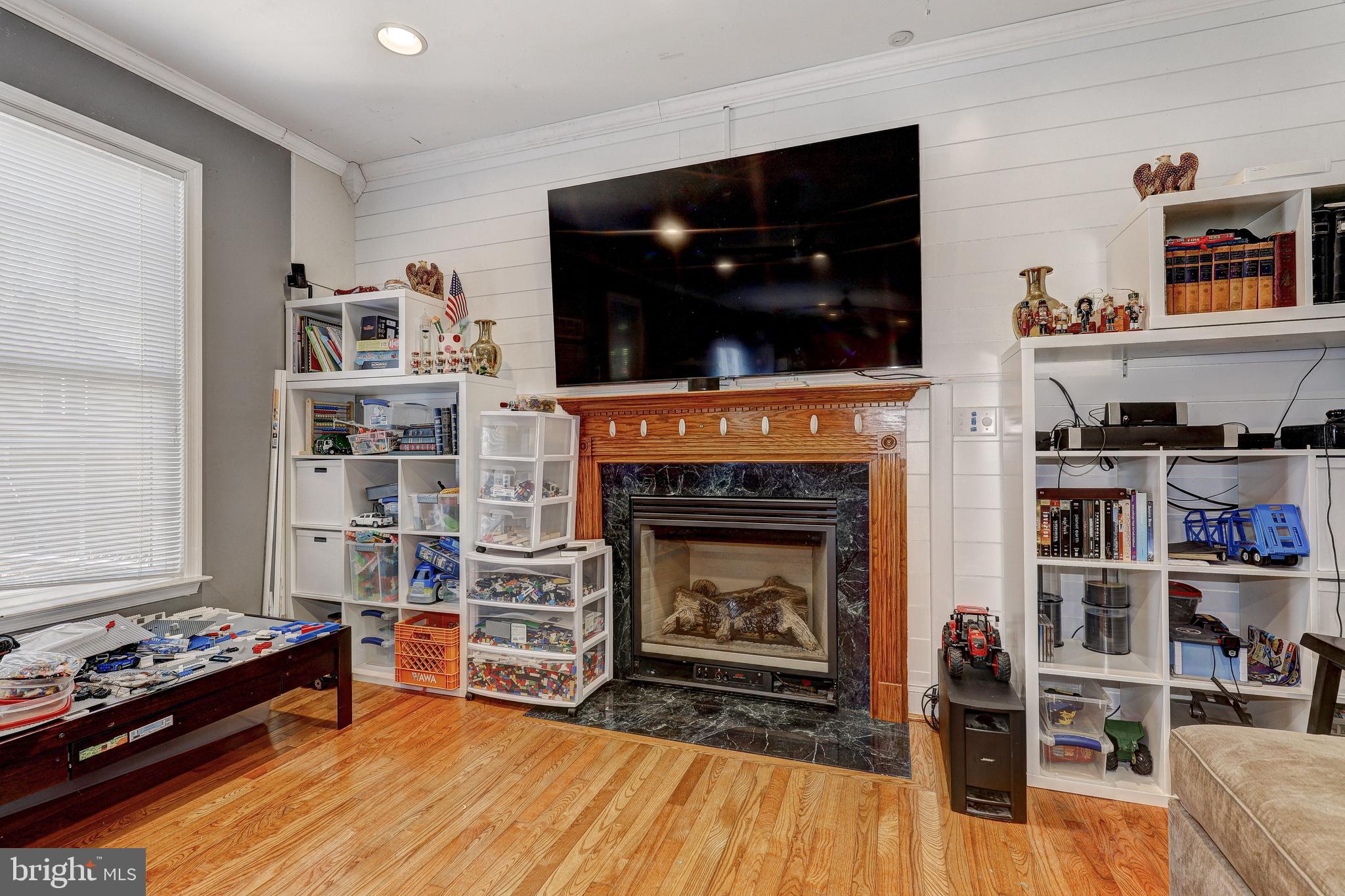 ROUSBY HALL WOODS - Residential