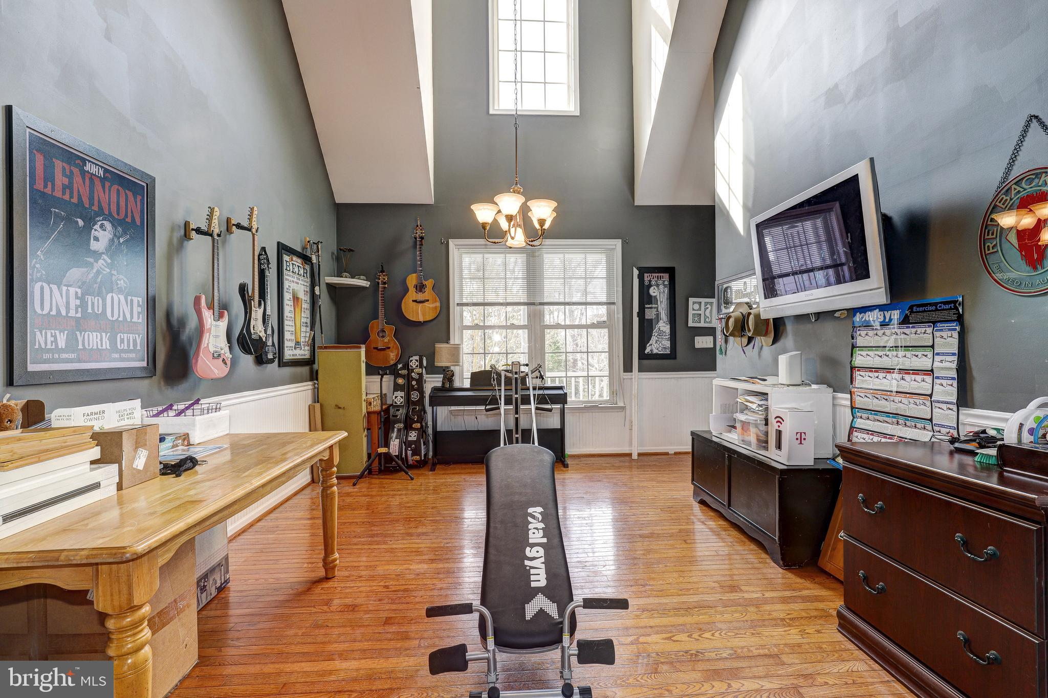 ROUSBY HALL WOODS - Residential