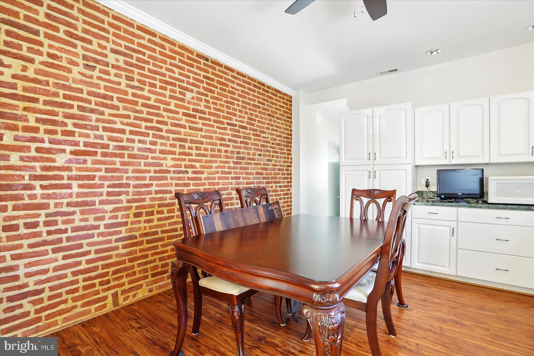 HIGHLANDTOWN - Residential