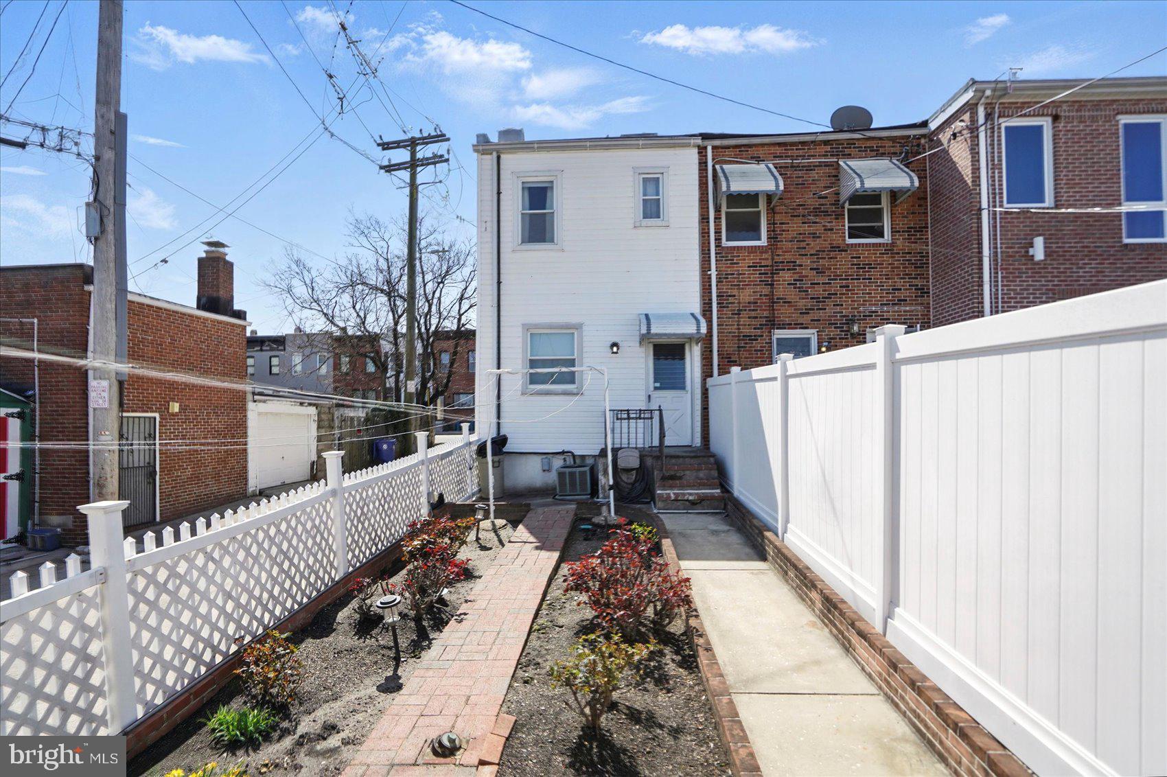 HIGHLANDTOWN - Residential