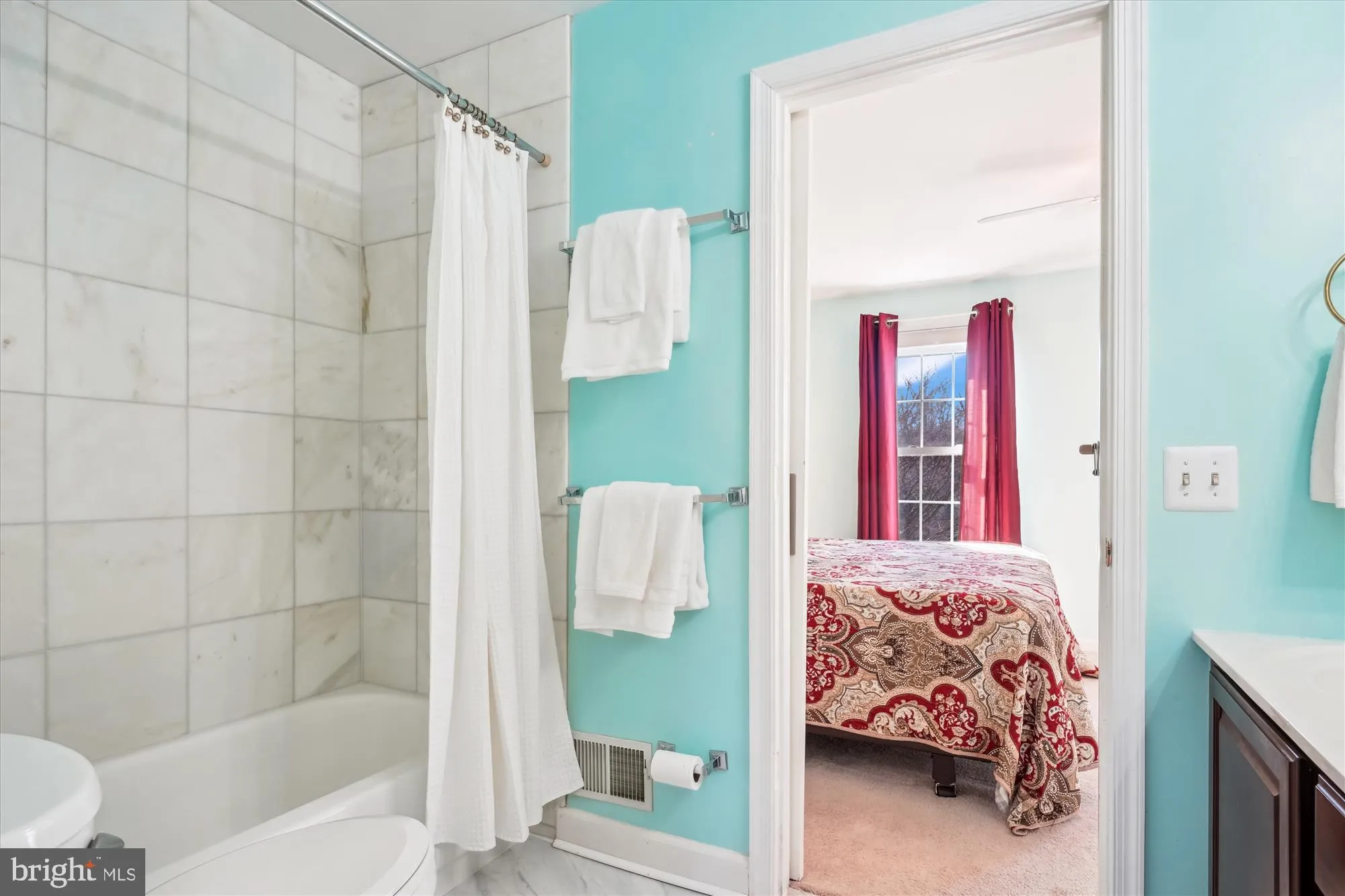 Fairfax, Virginia 22030, United States, 5 Bedrooms Bedrooms, ,5 BathroomsBathrooms,Residential,Contingent,77743